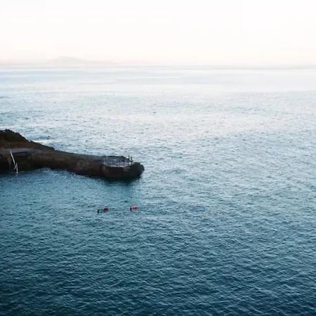 2 With Terrace Near Ocean Апартаменти *